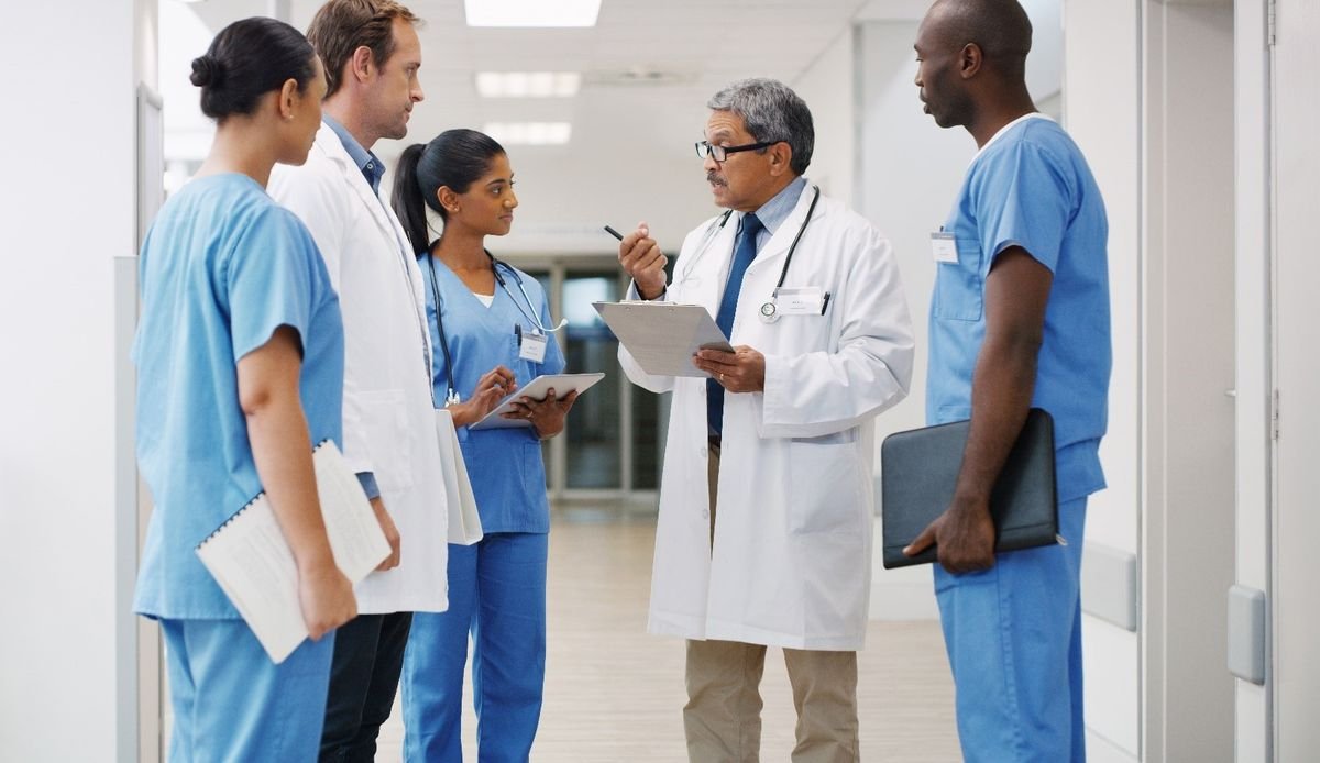 Clinicians coordinating a referral